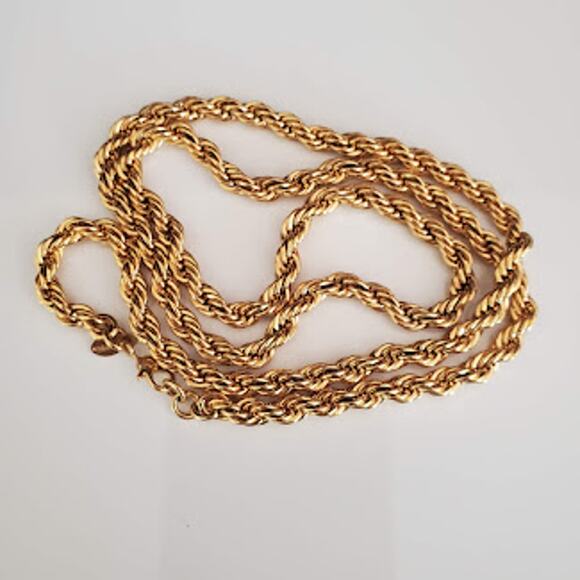 Monet Gold Tone Twisted Rope Necklace 22 Inches Long Excellent Condition - Picture 3 of 6